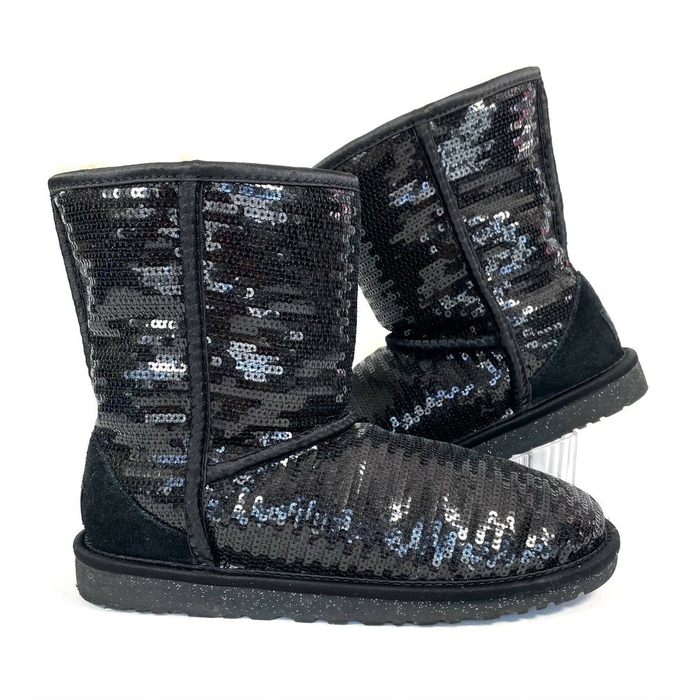 UGG Classic Short Sequin Boots Black Shearling Lined Womens Size 5 1004885Y